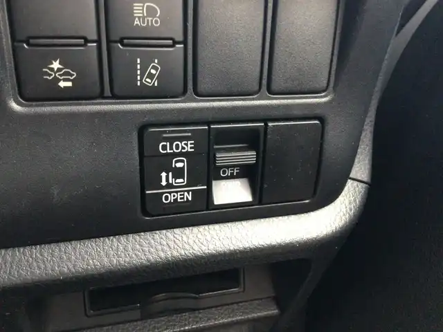 トヨタ ノア X 福井県 2018(平30)年 4.6万km シルバーM 4WD/純正ナビ/バックカメラ/トヨタセーフティサポート/クルーズコントロール/パワースライドドア/LEDヘッドライト/キーレスエントリー/アイドリングストップ/8人乗り/オートライト/ABS/ワンセグ/CD/Bluetooth