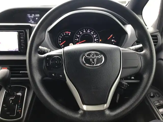 トヨタ ノア X 福井県 2018(平30)年 4.6万km シルバーM 4WD/純正ナビ/バックカメラ/トヨタセーフティサポート/クルーズコントロール/パワースライドドア/LEDヘッドライト/キーレスエントリー/アイドリングストップ/8人乗り/オートライト/ABS/ワンセグ/CD/Bluetooth