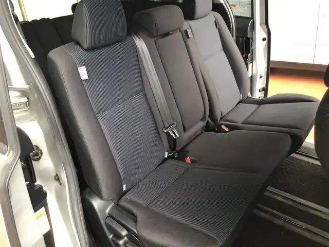 トヨタ ノア X 福井県 2018(平30)年 4.6万km シルバーM 4WD/純正ナビ/バックカメラ/トヨタセーフティサポート/クルーズコントロール/パワースライドドア/LEDヘッドライト/キーレスエントリー/アイドリングストップ/8人乗り/オートライト/ABS/ワンセグ/CD/Bluetooth