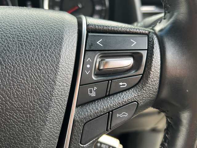 トヨタ ヴェルファイア Z Aエディション ゴールデンアイズ 石川県 2017(平29)年 7万km ホワイトパールクリスタルシャイン 純正ナビ/フルセグ/Bluetooth/バックカメラ/前後ドライブレコーダー/ETC/両側パワースライドドア/パワーバックドア/フリップダウンモニター/レーダークルーズコントロール/スマートキー/ハーフレザーシート/オットマン/LEDヘッドライト/スペアキー有