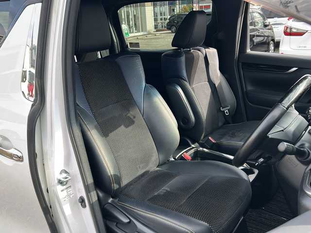 トヨタ ヴェルファイア Z Aエディション ゴールデンアイズ 石川県 2017(平29)年 7万km ホワイトパールクリスタルシャイン 純正ナビ/フルセグ/Bluetooth/バックカメラ/前後ドライブレコーダー/ETC/両側パワースライドドア/パワーバックドア/フリップダウンモニター/レーダークルーズコントロール/スマートキー/ハーフレザーシート/オットマン/LEDヘッドライト/スペアキー有