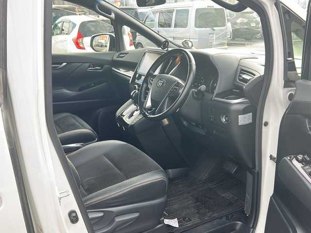 トヨタ ヴェルファイア Z Aエディション ゴールデンアイズ 石川県 2017(平29)年 7万km ホワイトパールクリスタルシャイン 純正ナビ/フルセグ/Bluetooth/バックカメラ/前後ドライブレコーダー/ETC/両側パワースライドドア/パワーバックドア/フリップダウンモニター/レーダークルーズコントロール/スマートキー/ハーフレザーシート/オットマン/LEDヘッドライト/スペアキー有