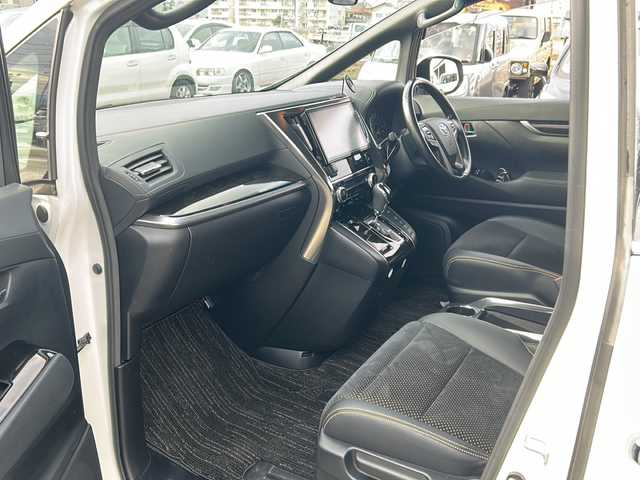 トヨタ ヴェルファイア Z Aエディション ゴールデンアイズ 石川県 2017(平29)年 7万km ホワイトパールクリスタルシャイン 純正ナビ/フルセグ/Bluetooth/バックカメラ/前後ドライブレコーダー/ETC/両側パワースライドドア/パワーバックドア/フリップダウンモニター/レーダークルーズコントロール/スマートキー/ハーフレザーシート/オットマン/LEDヘッドライト/スペアキー有