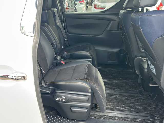 トヨタ ヴェルファイア Z Aエディション ゴールデンアイズ 石川県 2017(平29)年 7万km ホワイトパールクリスタルシャイン 純正ナビ/フルセグ/Bluetooth/バックカメラ/前後ドライブレコーダー/ETC/両側パワースライドドア/パワーバックドア/フリップダウンモニター/レーダークルーズコントロール/スマートキー/ハーフレザーシート/オットマン/LEDヘッドライト/スペアキー有