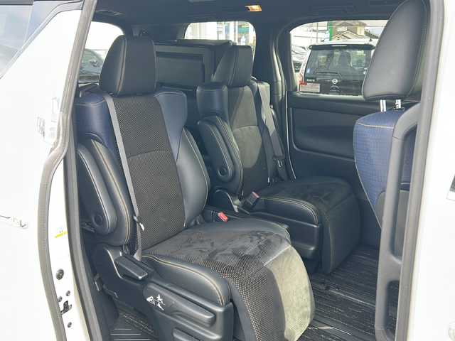 トヨタ ヴェルファイア Z Aエディション ゴールデンアイズ 石川県 2017(平29)年 7万km ホワイトパールクリスタルシャイン 純正ナビ/フルセグ/Bluetooth/バックカメラ/前後ドライブレコーダー/ETC/両側パワースライドドア/パワーバックドア/フリップダウンモニター/レーダークルーズコントロール/スマートキー/ハーフレザーシート/オットマン/LEDヘッドライト/スペアキー有