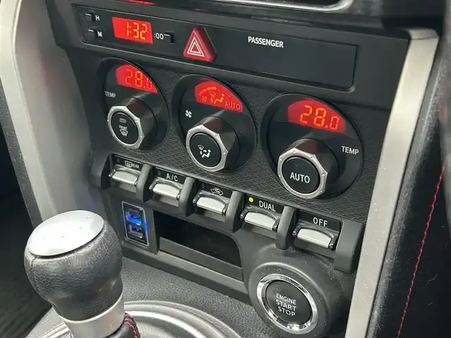 スバル ＢＲＺ S 群馬県 2013(平25)年 6.1万km WRブルーマイカ 社外ナビ(AM/FM/CD/DVD/SD/BT)/フルセグTV/シートヒーター/純正フロアマット/ETC/ハーフレザー/バックカメラ/プッシュスタート/スマートキー/オートライト/電格ミラー/sportモード/snowモード