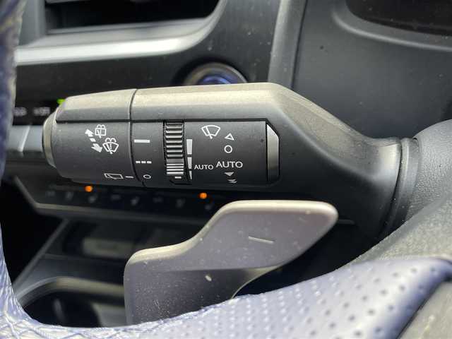 レクサス ＵＸ 250h Fスポーツ スタイルブルー 滋賀県 2021(令3)年 4.3万km ホワイトノーヴァガラスフレーク 純正ナビ/CD/DVD/Bluetooth/フルセグテレビ/パノラミックビューモニター/サンルーフ/ブラインドスポットモニター/パーキングサポートブレーキ/セーフティセンスプラス/・プリクラッシュセーフティ/・レーントレーシングアシスト/・オートマチックハイビーム/・レーダークルーズコントロール/・先行車発進告知機能/・ロードサインアシスト/フルブラックドアミラー/ヘッドアップディスプレイ/パワーシート/シートヒーター/ハンドルヒーター/クリアランスソナー/パドルシフト/前後ドライブレコーダー/プッシュスタート/スマートキー/スペアキー