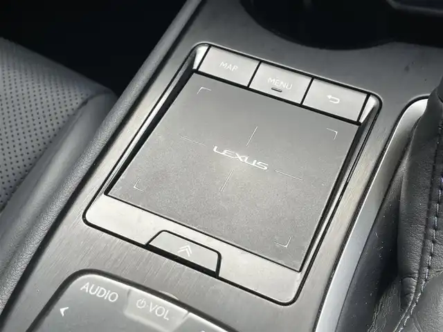 レクサス ＵＸ 250h Fスポーツ スタイルブルー 滋賀県 2021(令3)年 4.3万km ホワイトノーヴァガラスフレーク 純正ナビ/CD/DVD/Bluetooth/フルセグテレビ/パノラミックビューモニター/サンルーフ/ブラインドスポットモニター/パーキングサポートブレーキ/セーフティセンスプラス/・プリクラッシュセーフティ/・レーントレーシングアシスト/・オートマチックハイビーム/・レーダークルーズコントロール/・先行車発進告知機能/・ロードサインアシスト/フルブラックドアミラー/ヘッドアップディスプレイ/パワーシート/シートヒーター/ハンドルヒーター/クリアランスソナー/パドルシフト/前後ドライブレコーダー/プッシュスタート/スマートキー/スペアキー