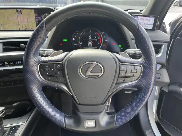 レクサス ＵＸ 250h Fスポーツ スタイルブルー 滋賀県 2021(令3)年 4.3万km ホワイトノーヴァガラスフレーク 純正ナビ/CD/DVD/Bluetooth/フルセグテレビ/パノラミックビューモニター/サンルーフ/ブラインドスポットモニター/パーキングサポートブレーキ/セーフティセンスプラス/・プリクラッシュセーフティ/・レーントレーシングアシスト/・オートマチックハイビーム/・レーダークルーズコントロール/・先行車発進告知機能/・ロードサインアシスト/フルブラックドアミラー/ヘッドアップディスプレイ/パワーシート/シートヒーター/ハンドルヒーター/クリアランスソナー/パドルシフト/前後ドライブレコーダー/プッシュスタート/スマートキー/スペアキー