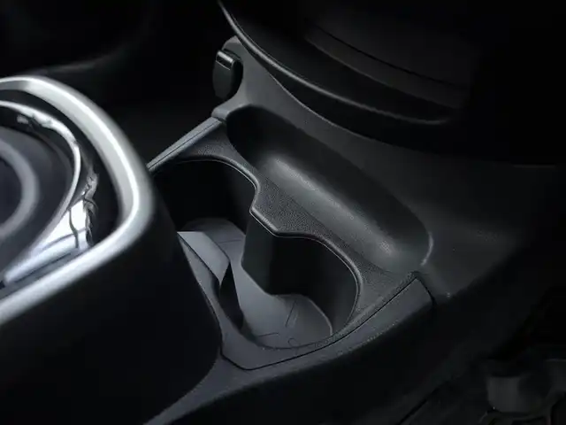 日産 ノート e－パワー X 三重県 2019(令1)年 0.9万km オリーブグリーン インテリジェントアラウンドビューモニター/インテリジェントルームミラー/純正ナビ(Bluetooth/USB/MUSIC STOCKER/SD/TV/CD/DVD/AM/FM)/ドライブレコーダー前後/ETC/インテリジェントエマージェンシーブレーキ/車線逸脱警報/踏み間違い衝突防止アシスト/フロント、バックソナー/LEDヘッドランプ/オートライト/ハイビームアシスト/ドアミラーヒーター/シートカバー/社外アームレストコンソール/ナビ取付パッケージ(4スピーカー/ステアリングスイッチ(オーディオ)/GPSアンテナ/地デジTVアンテナ)/ボディ同色ミラー(電動格納機能/ウインカー付)/インテリジェントキー/プッシュエンジンスターター/スペアキー