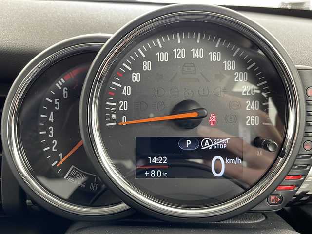 ＭＩＮＩ ミニ クーパー S 道央・札幌 2014(平26)年 0.5万km アイボリー ・純正ナビ/・AUX/USB/・Bluetooth接続/・アイドリングストップ/・LEDヘッドライト/・フォグランプ/・リアフォグ/・スマートキー/・MTモード付AT/・社外アルミホイール/・純正フロアマット/・積込サマータイヤ