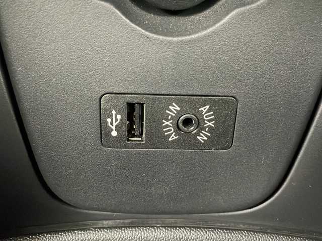 ＭＩＮＩ ミニ クーパー S 道央・札幌 2014(平26)年 0.5万km アイボリー ・純正ナビ/・AUX/USB/・Bluetooth接続/・アイドリングストップ/・LEDヘッドライト/・フォグランプ/・リアフォグ/・スマートキー/・MTモード付AT/・社外アルミホイール/・純正フロアマット/・積込サマータイヤ