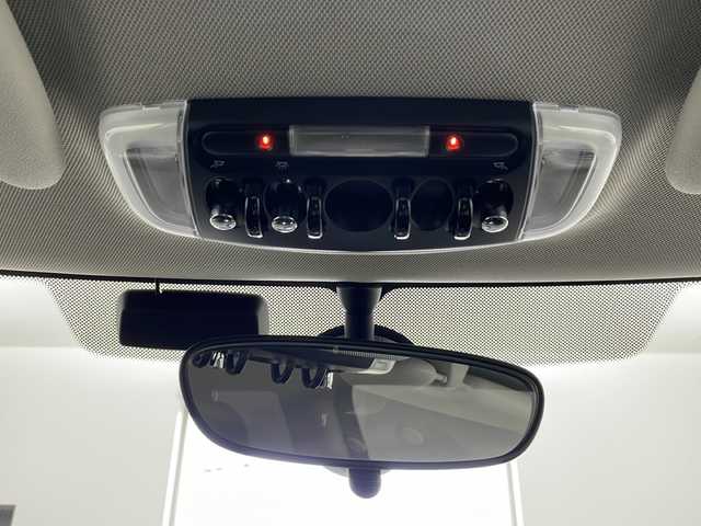 ＭＩＮＩ ミニ クーパー S 道央・札幌 2014(平26)年 0.5万km アイボリー ・純正ナビ/・AUX/USB/・Bluetooth接続/・アイドリングストップ/・LEDヘッドライト/・フォグランプ/・リアフォグ/・スマートキー/・MTモード付AT/・社外アルミホイール/・純正フロアマット/・積込サマータイヤ