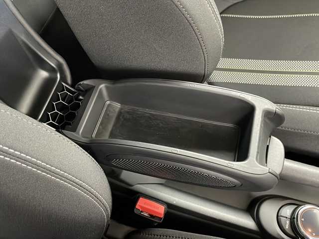 ＭＩＮＩ ミニ クーパー S 道央・札幌 2014(平26)年 0.5万km アイボリー ・純正ナビ/・AUX/USB/・Bluetooth接続/・アイドリングストップ/・LEDヘッドライト/・フォグランプ/・リアフォグ/・スマートキー/・MTモード付AT/・社外アルミホイール/・純正フロアマット/・積込サマータイヤ