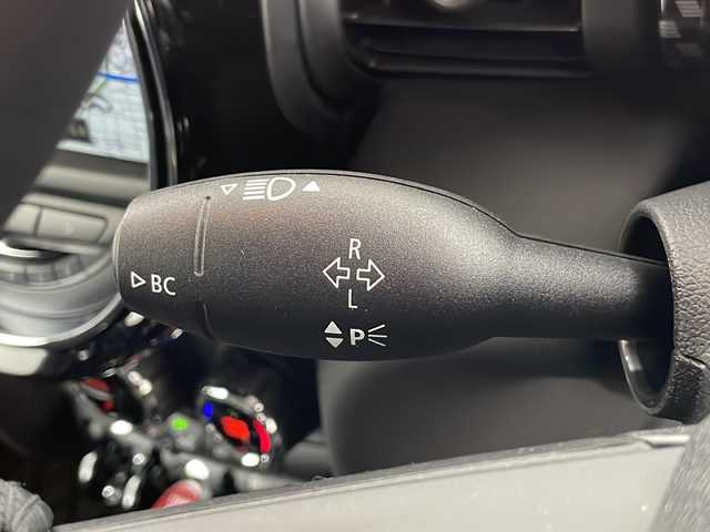 ＭＩＮＩ ミニ クーパー S 道央・札幌 2014(平26)年 0.5万km アイボリー ・純正ナビ/・AUX/USB/・Bluetooth接続/・アイドリングストップ/・LEDヘッドライト/・フォグランプ/・リアフォグ/・スマートキー/・MTモード付AT/・社外アルミホイール/・純正フロアマット/・積込サマータイヤ