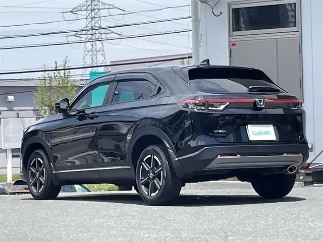 ホンダ ヴェゼル G 宮城県 2023(令5)年 1.8万km クリスタルブラックパール 純正メモリーナビ/（ＦＭ／ＡＭ／Ｂｌｕｅｔｏｏｔｈ）　/フルセグテレビ　/衝突被害軽減装置　/レーダークルーズコントロール　/コーナーセンサー　/横滑り防止装置　/アイドリングストップ　/レーンキープアシスト/ダウンヒルアシストコントール/純正ドライブレコーダー（前方）/置くだけ充電/バックカメラ/オートライト/ライトレベライザー/スマートキー/プッシュスタート/ETC2.0/電動パーキングブレーキ/電動格納ミラー