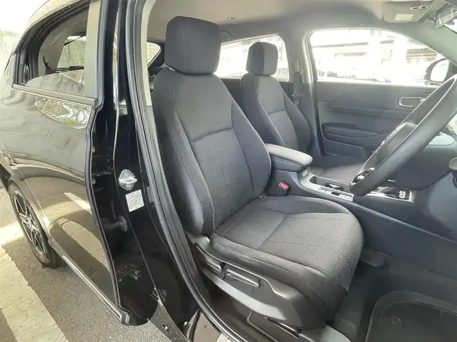 ホンダ ヴェゼル G 宮城県 2023(令5)年 1.8万km クリスタルブラックパール 純正メモリーナビ/（ＦＭ／ＡＭ／Ｂｌｕｅｔｏｏｔｈ）　/フルセグテレビ　/衝突被害軽減装置　/レーダークルーズコントロール　/コーナーセンサー　/横滑り防止装置　/アイドリングストップ　/レーンキープアシスト/ダウンヒルアシストコントール/純正ドライブレコーダー（前方）/置くだけ充電/バックカメラ/オートライト/ライトレベライザー/スマートキー/プッシュスタート/ETC2.0/電動パーキングブレーキ/電動格納ミラー
