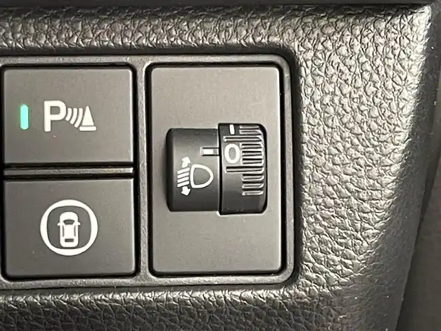 ホンダ ヴェゼル G 宮城県 2023(令5)年 1.8万km クリスタルブラックパール 純正メモリーナビ/（ＦＭ／ＡＭ／Ｂｌｕｅｔｏｏｔｈ）　/フルセグテレビ　/衝突被害軽減装置　/レーダークルーズコントロール　/コーナーセンサー　/横滑り防止装置　/アイドリングストップ　/レーンキープアシスト/ダウンヒルアシストコントール/純正ドライブレコーダー（前方）/置くだけ充電/バックカメラ/オートライト/ライトレベライザー/スマートキー/プッシュスタート/ETC2.0/電動パーキングブレーキ/電動格納ミラー