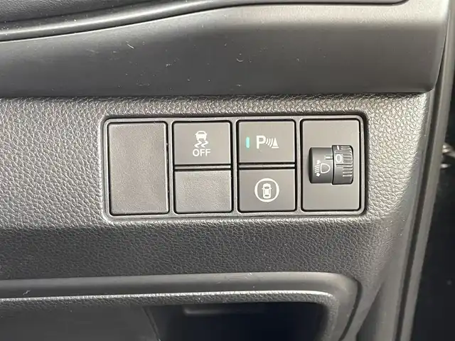 ホンダ ヴェゼル G 宮城県 2023(令5)年 1.8万km クリスタルブラックパール 純正メモリーナビ/（ＦＭ／ＡＭ／Ｂｌｕｅｔｏｏｔｈ）　/フルセグテレビ　/衝突被害軽減装置　/レーダークルーズコントロール　/コーナーセンサー　/横滑り防止装置　/アイドリングストップ　/レーンキープアシスト/ダウンヒルアシストコントール/純正ドライブレコーダー（前方）/置くだけ充電/バックカメラ/オートライト/ライトレベライザー/スマートキー/プッシュスタート/ETC2.0/電動パーキングブレーキ/電動格納ミラー