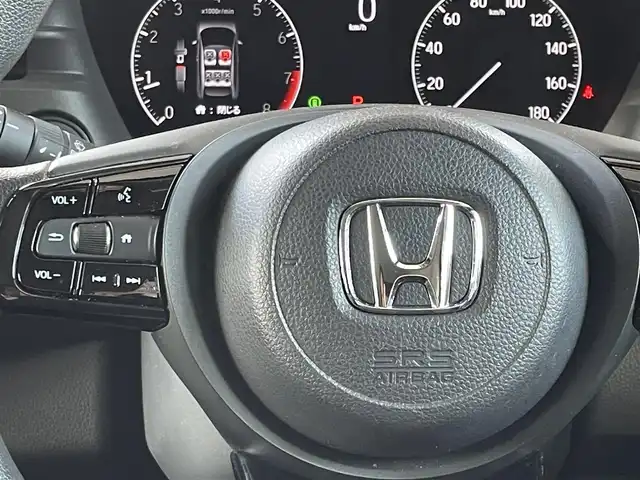 ホンダ ヴェゼル G 宮城県 2023(令5)年 1.8万km クリスタルブラックパール 純正メモリーナビ/（ＦＭ／ＡＭ／Ｂｌｕｅｔｏｏｔｈ）　/フルセグテレビ　/衝突被害軽減装置　/レーダークルーズコントロール　/コーナーセンサー　/横滑り防止装置　/アイドリングストップ　/レーンキープアシスト/ダウンヒルアシストコントール/純正ドライブレコーダー（前方）/置くだけ充電/バックカメラ/オートライト/ライトレベライザー/スマートキー/プッシュスタート/ETC2.0/電動パーキングブレーキ/電動格納ミラー