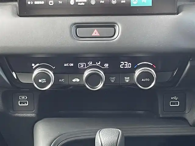 ホンダ ヴェゼル G 宮城県 2023(令5)年 1.8万km クリスタルブラックパール 純正メモリーナビ/（ＦＭ／ＡＭ／Ｂｌｕｅｔｏｏｔｈ）　/フルセグテレビ　/衝突被害軽減装置　/レーダークルーズコントロール　/コーナーセンサー　/横滑り防止装置　/アイドリングストップ　/レーンキープアシスト/ダウンヒルアシストコントール/純正ドライブレコーダー（前方）/置くだけ充電/バックカメラ/オートライト/ライトレベライザー/スマートキー/プッシュスタート/ETC2.0/電動パーキングブレーキ/電動格納ミラー