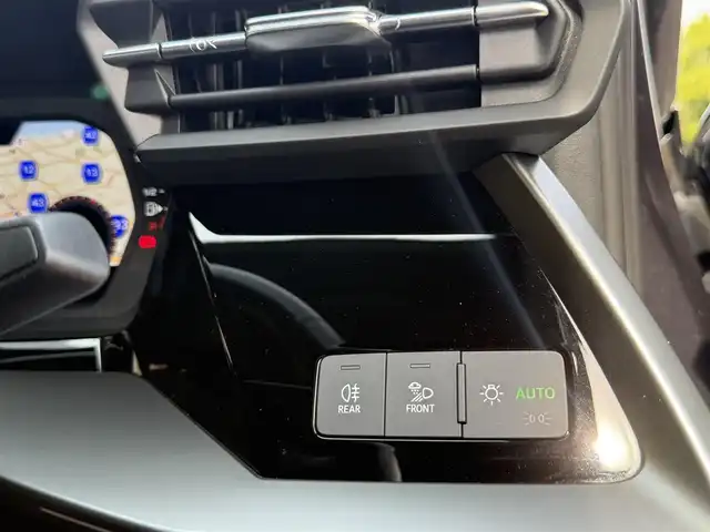 アウディ アウディ Ａ３ SB 30TFSI Sライン 香川県 2021(令3)年 5.6万km デイトナグレーパールエフェクト メーカーメモリナビ/フルセグ/バックカメラ/バーチャルコクピット/黒革シート/前席シートヒーター/前席パワーシート/純正18インチアルミ/LEDヘッドライト/パーキングアシスト/レーダークルーズコントロール/Audiプレセンス/BSM/純正マット/ETC2.0
