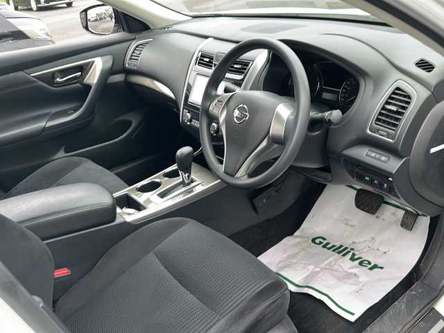 日産 ティアナ XE 鹿児島県 2019(令1)年 2.7万km ブリリアントホワイトパール 社外ナビ/Bluetooth/DVD/CD/フルセグテレビ/エンジンスタートボタン/パワーステアリング/パワーウィンドウ/スマートキー/ETC/ドライブレコーダー/純正フロアマット/ABS/横滑り防止機能/オートライト/カーテンエアバッグ