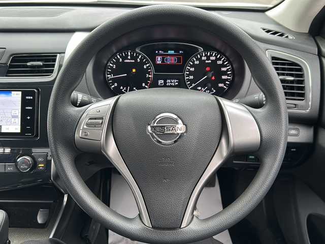 日産 ティアナ XE 鹿児島県 2019(令1)年 2.7万km ブリリアントホワイトパール 社外ナビ/Bluetooth/DVD/CD/フルセグテレビ/エンジンスタートボタン/パワーステアリング/パワーウィンドウ/スマートキー/ETC/ドライブレコーダー/純正フロアマット/ABS/横滑り防止機能/オートライト/カーテンエアバッグ