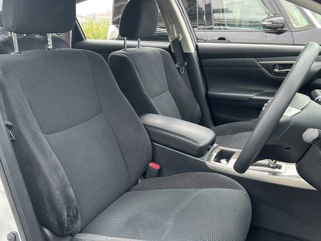 日産 ティアナ XE 鹿児島県 2019(令1)年 2.7万km ブリリアントホワイトパール 社外ナビ/Bluetooth/DVD/CD/フルセグテレビ/エンジンスタートボタン/パワーステアリング/パワーウィンドウ/スマートキー/ETC/ドライブレコーダー/純正フロアマット/ABS/横滑り防止機能/オートライト/カーテンエアバッグ