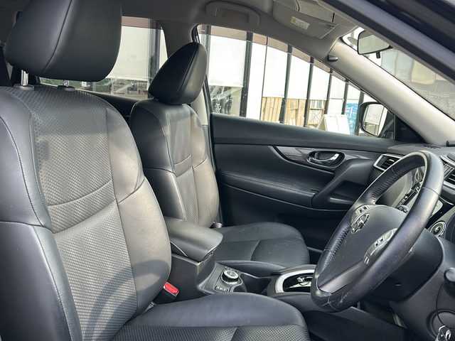 日産 エクストレイル ハイブリッド 20X エマージェンシーブレーキ 岐阜県 2017(平29)年 13.2万km ダイヤモンドブラック 登録時133605km/純正７インチナビ/クルーズコントロール/ETC/バックモニター/全方位カメラ/電動リアゲート/純正アルミホイール/衝突軽減システム/コーナーセンサー前後/プッシュスタート/スマートキー/オートライト/オートマチックハイビーム/キセノンライト