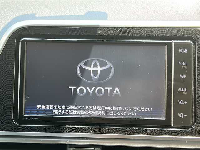 トヨタ シエンタ G クエロ 大阪府 2018(平30)年 4.5万km ブラックマイカ ワンオーナー/純正SDナビ（NSZT-W68T）/・AM/FM/CD/DVD/Bluetooth/・フルセグテレビ/全周囲カメラ/ETC/ドライブレコーダー/衝突軽減ブレーキ/レーンキープアシスト/アイドリングストップ/横滑り防止装置/盗難防止装置/両側パワースライド/コーナーセンサー/シートヒーター（D席+N席）/LEDヘッドライト/オートマチックハイビーム/オートライト/オートエアコン/プッシュスタートボタン/スマートキー×2/ステアリングリモコン/革巻きステアリング/12V充電器/純正フロアマット/保証書/取扱説明書