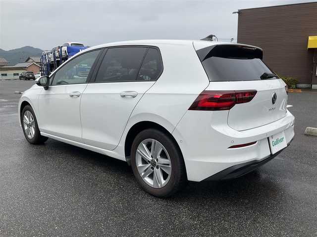 フォルクスワーゲン ＶＷ ゴルフ eTSI アクティブ 滋賀県 2021(令3)年 2.3万km ピュアホワイト ワンオーナー/車検8年7月まで/オールインセーフティ/クルーズコントロール/純正ナビ/Bluetooth、フルセグテレビ/バックカメラ/ETC2.0/前ドライブレコーダー/前席シートヒーター/ステアリングヒーター/デジタルコックピットプロ/LEDヘッドライト/オートホルード/取扱説明書