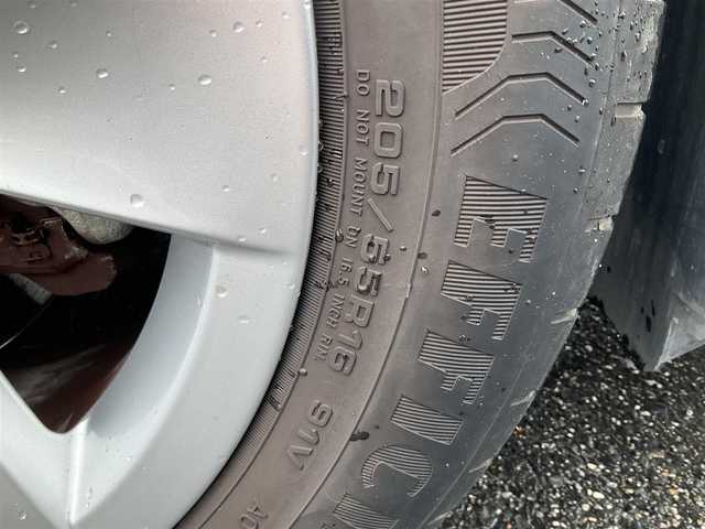 フォルクスワーゲン ＶＷ ゴルフ eTSI アクティブ 滋賀県 2021(令3)年 2.3万km ピュアホワイト ワンオーナー/車検8年7月まで/オールインセーフティ/クルーズコントロール/純正ナビ/Bluetooth、フルセグテレビ/バックカメラ/ETC2.0/前ドライブレコーダー/前席シートヒーター/ステアリングヒーター/デジタルコックピットプロ/LEDヘッドライト/オートホルード/取扱説明書