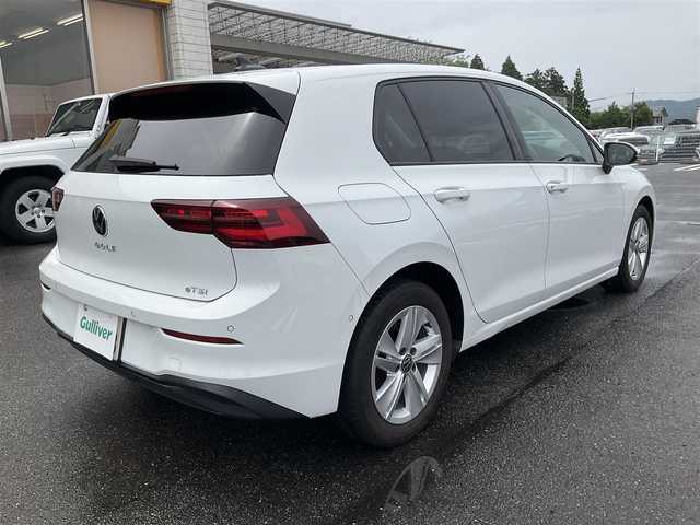 フォルクスワーゲン ＶＷ ゴルフ eTSI アクティブ 滋賀県 2021(令3)年 2.3万km ピュアホワイト ワンオーナー/車検8年7月まで/オールインセーフティ/クルーズコントロール/純正ナビ/Bluetooth、フルセグテレビ/バックカメラ/ETC2.0/前ドライブレコーダー/前席シートヒーター/ステアリングヒーター/デジタルコックピットプロ/LEDヘッドライト/オートホルード/取扱説明書