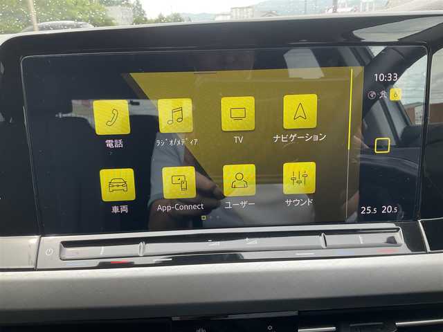 フォルクスワーゲン ＶＷ ゴルフ eTSI アクティブ 滋賀県 2021(令3)年 2.3万km ピュアホワイト ワンオーナー/車検8年7月まで/オールインセーフティ/クルーズコントロール/純正ナビ/Bluetooth、フルセグテレビ/バックカメラ/ETC2.0/前ドライブレコーダー/前席シートヒーター/ステアリングヒーター/デジタルコックピットプロ/LEDヘッドライト/オートホルード/取扱説明書