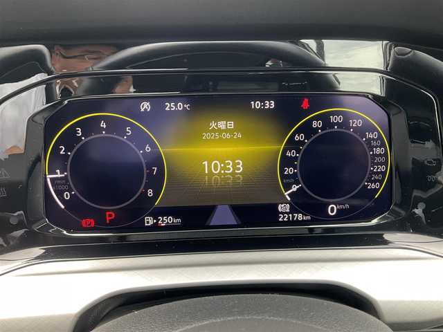 フォルクスワーゲン ＶＷ ゴルフ eTSI アクティブ 滋賀県 2021(令3)年 2.3万km ピュアホワイト ワンオーナー/車検8年7月まで/オールインセーフティ/クルーズコントロール/純正ナビ/Bluetooth、フルセグテレビ/バックカメラ/ETC2.0/前ドライブレコーダー/前席シートヒーター/ステアリングヒーター/デジタルコックピットプロ/LEDヘッドライト/オートホルード/取扱説明書