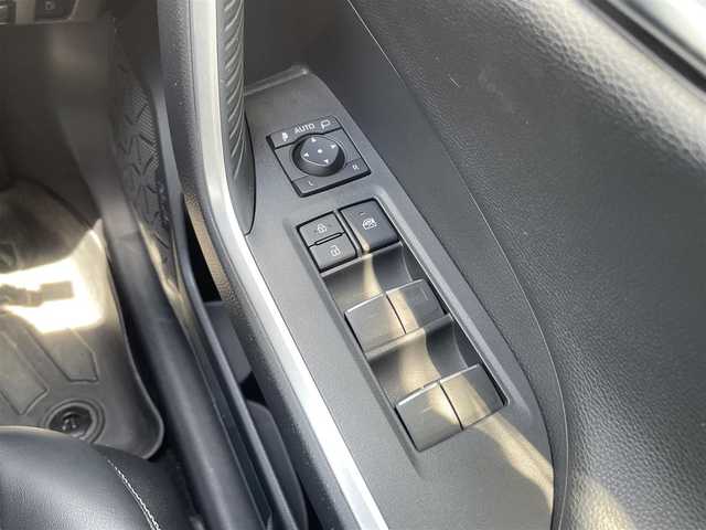 トヨタ ＲＡＶ４ ハイブリッドG 熊本県 2022(令4)年 5.3万km ホワイトパールクリスタルシャイン 純正ディスプレイオーディオ/フルセグTV/BT/DVD/AM/FM/全周囲カメラ/バックカメラ/モデリスタフルエアロ/トヨタセーフティーセンス/・オートクルーズコントロール/・レーンキープアシスト/・プリクラッシュセーフティー/・クリアランスソナー/・ブラインドスポットモニター/・パーキングサポートブレーキ/・オートハイビーム/・ロードサインアシスト/レザーシート/・D席パワーシート/・D/Nシートヒーター、エアシート/・2人分シートメモリー/電子パーキングブレーキ/・オートブレーキホールド/本革巻きステアリング/・ステアリングリモコン/・ハンドルヒーター/前後社外ドラレコ/ビルトインETC/電動格納ミラー/・ミラーウィンカー/純正フロアマット付/純正ドアバイザー/スマートキー