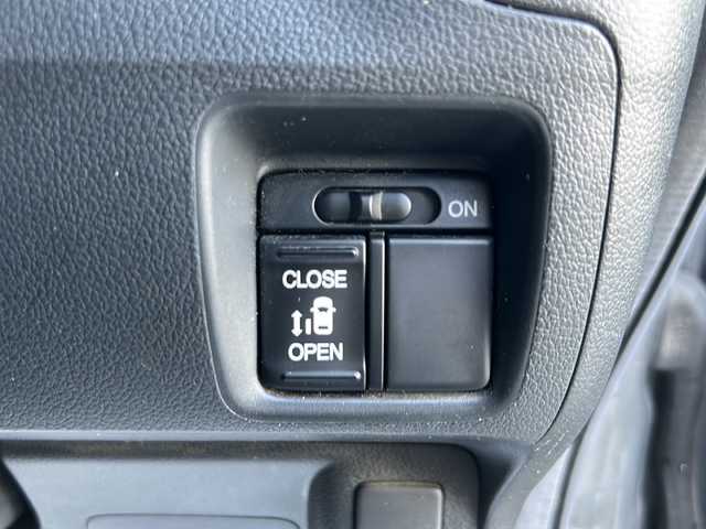 ホンダ Ｎ ＢＯＸ カスタム G Lパッケージ 神奈川県 2012(平24)年 4.5万km ポリッシュドメタルメタリック ワンオーナー/純正ディーラーナビ(CD/DVD/SD/ワンセグTV)/バックカメラ/プッシュスタート/左側パワースライドドア/横滑り防止装置/オートライト/純正フロアマット/純正ドアバイザー/ステアリングスイッチ/スペアキー×1/保証書/取扱説明書