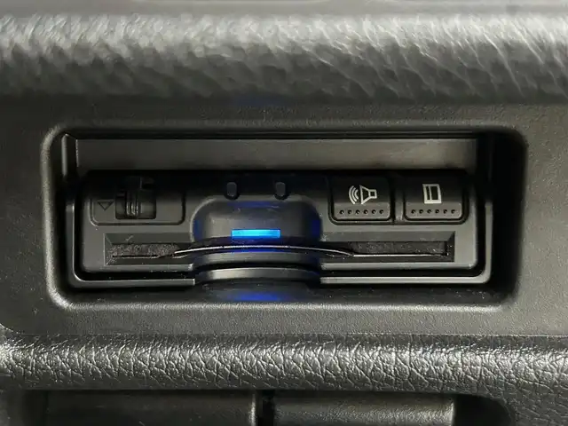 日産 エクストレイル ハイブリッド 20Xi 静岡県 2018(平30)年 7.2万km 黒 エンジンスタートボタン/保証書/取扱説明書/パワーステアリング/パワーウィンドウ/4WD/アイドリングストップ/スマートキー/オートエアコン/クルーズコントロール/プロパイロット/USB入力端子/ETC/全方位カメラ/純正ナビ（CD/DVD/BT/ワンセグ）/電動リアゲート/ドライブレコーダー前後/純正フロアマット/純正アルミホイール/ハーフレザー/全席シートヒーター/ABS/横滑り防止装置/ナイトビジョン/コーナーセンサー前後/オートライト/LEDヘッドライト/ダウンヒルアシストコントロール/Wエアバック/デジタルインナーミラー