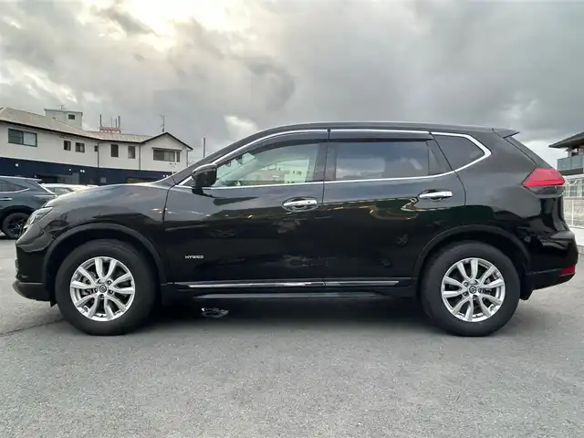 日産 エクストレイル ハイブリッド 20Xi 静岡県 2018(平30)年 7.2万km 黒 エンジンスタートボタン/保証書/取扱説明書/パワーステアリング/パワーウィンドウ/4WD/アイドリングストップ/スマートキー/オートエアコン/クルーズコントロール/プロパイロット/USB入力端子/ETC/全方位カメラ/純正ナビ（CD/DVD/BT/ワンセグ）/電動リアゲート/ドライブレコーダー前後/純正フロアマット/純正アルミホイール/ハーフレザー/全席シートヒーター/ABS/横滑り防止装置/ナイトビジョン/コーナーセンサー前後/オートライト/LEDヘッドライト/ダウンヒルアシストコントロール/Wエアバック/デジタルインナーミラー