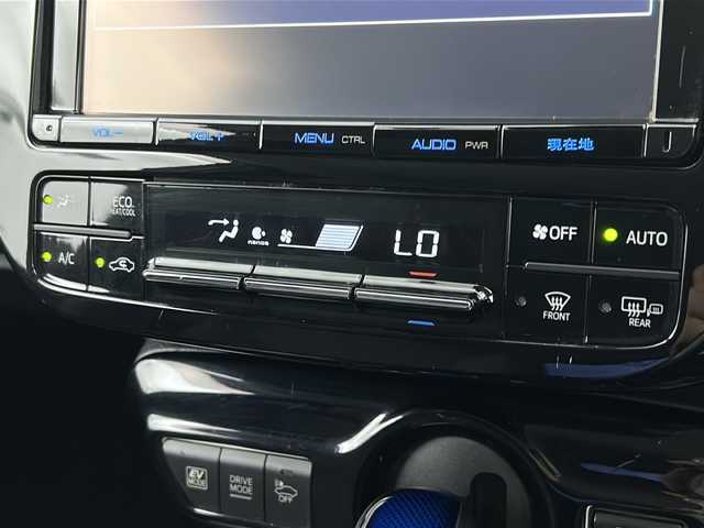 トヨタ プリウス A プレミアム　ツーリングセレ 宮城県 2017(平29)年 6.9万km ホワイトパールクリスタルシャイン アドミレーションエアロ（F）/モデリスタエアロ（S.R）/シルクブレイズリアウィング/ガナドールマフラー/Toyota Safety Sense /・プリクラッシュセーフティ/・レーンディパーチャーアラート/・オートマチックハイビーム/・レーダークルーズコントロール/ヘッドアップディスプレイ/インテリジェントパーキングアシスト/純正9インチSDナビ（SD無）/・BT.CD.DVD.SD/バックカメラ/フルセグTV/本革シート/D席パワーシート/前席シートヒーター/ビルトインETC2.0/ドライブレコーダー（F）/プッシュスタート/スマートキー/LEDヘッドライト/LEDフォグライト/純正フロアマット/社外19インチAW/純正ドアバイザー/トノカバー