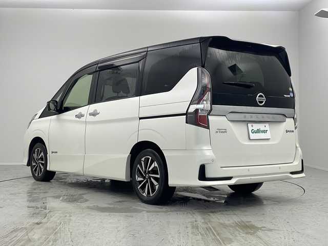 日産 セレナ e－パワー ハイウェイスター V 茨城県 2021(令3)年 6.4万km ブリリアントホワイトパール 2トーン 純正１０型ナビ　パノラミックビューモニター　ドライブレコーダー　ビルトインＥＴＣ　衝突軽減ブレーキ　シートヒーター　スマートキー　両側電動スライドドア　アダプティブクルーズコントロール　ＬＥＤライト