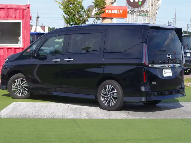 日産 セレナ ハイウェイスター V 千葉県 2023(令5)年 2.7万km ダイヤモンドブラック エマージェンシーブレーキ/プロパイロット/インテリジェントクルーズコントロール/ハンズフリー両側パワースライドドア/純正コネクトナビ/地デジTV/【Bluetooth接続】/アラウンドビューモニター/フリップダウンモニター/革巻きステアリング/ステアリングスイッチ/パドルシフト/ETC/LEDヘッドライト/フォグライト/ウインカーミラー/純正16インチアルミホイル/サイド/カーテンエアバッグ/インテリジェントキー