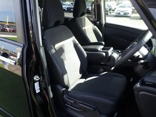日産 セレナ ハイウェイスター V 千葉県 2023(令5)年 2.7万km ダイヤモンドブラック エマージェンシーブレーキ/プロパイロット/インテリジェントクルーズコントロール/ハンズフリー両側パワースライドドア/純正コネクトナビ/地デジTV/【Bluetooth接続】/アラウンドビューモニター/フリップダウンモニター/革巻きステアリング/ステアリングスイッチ/パドルシフト/ETC/LEDヘッドライト/フォグライト/ウインカーミラー/純正16インチアルミホイル/サイド/カーテンエアバッグ/インテリジェントキー