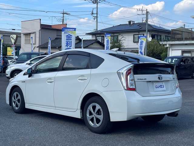 トヨタ プリウス G 埼玉県 2013(平25)年 9.7万km ホワイトパールクリスタルシャイン (株)IDOMが運営する【じしゃロン川越店】の自社ローン専用車両になります。こちらは現金またはオートローンご利用時の価格です。自社ローンご希望の方は別途その旨お申付け下さい/禁煙車/ハーフレザーシート/パワーシート/純正ナビ/Ｂカメラ/Ｂｌｕｅｔｏｏｔｈ/クルーズコントロール/スマートキー/プッシュスタート/電動格納ミラー