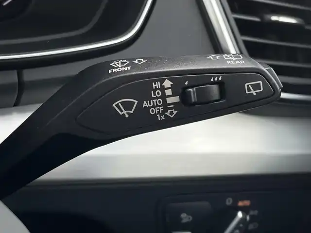 アウディ Ｑ５ 40TDIクワトロ Sライン 東京都 2021(令3)年 2.5万km 白 純正ナビ/USB/Bluetoothオーディオ/360°カメラ/Apple Car Play/Android Auto/ハーフレザーシート/シートヒーター/前後ドライブレコーダー/ETC2.0/ACC/BSM/LKA/バーチャルコックピット