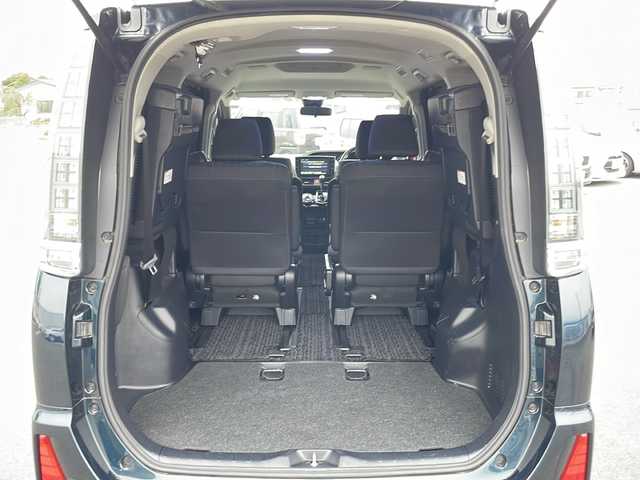 トヨタ ヴォクシー ZS 煌Ⅱ 山梨県 2016(平28)年 4.7万km スパークリングブラックパールクリスタルシャイン 純正SDナビ【NSZT-ZA4T】/ＣＤ/ＤＶＤ/ＢＴ/フルセグテレビ/バックカメラ/衝突軽減ブレーキ/レーンキープアシスト/オートハイビーム/アイドリングストップ/プッシュスタート/両側パワースライドドア/ETC/純正LEDヘッドライト/純正アルミホイール/モデリスタエアロ（サイド・リアアンダー）