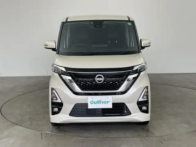 日産 ルークス HWS Gターボ プロパイロットED 兵庫県 2020(令2)年 7.3万km フローズンバニラパール ・純正ナビ（MM320D-L）/CD/DVD/SD/TV/Bluetooth/USB/・アラウンドビューモニター/・ドライブレコーダー/・ビルトインETC/・LEDヘッドライト/・LEDフォグ/・オートライト/・プロパイロット/・エマージェンシーブレーキ/・車線逸脱警報/・車線逸脱防止支援/・先行車発進お知らせ/・ふらつき警報/・標識検知機能/・ハイビームアシスト/・快適パックA/プラズマクラスター搭載リヤシーリングファン/パーソナルテーブル〈後席〉（カップホルダー各2個、コンビニフック付、折りたたみ格納式）/カップホルダー（9個）/USBソケット〈助手席シートバック部〉/ロールサンシェード〈リヤ〉/撥水加工シート/・両側パワースライドドア/・革巻きステアリング/・レザー調シートカバー/・インテリジェントキー/・プッシュスタート/・カーテンエアバック