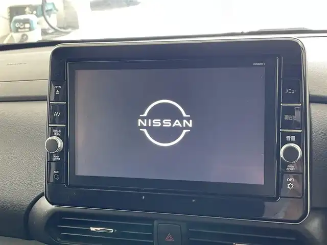 日産 ルークス HWS Gターボ プロパイロットED 兵庫県 2020(令2)年 7.3万km フローズンバニラパール ・純正ナビ（MM320D-L）/CD/DVD/SD/TV/Bluetooth/USB/・アラウンドビューモニター/・ドライブレコーダー/・ビルトインETC/・LEDヘッドライト/・LEDフォグ/・オートライト/・プロパイロット/・エマージェンシーブレーキ/・車線逸脱警報/・車線逸脱防止支援/・先行車発進お知らせ/・ふらつき警報/・標識検知機能/・ハイビームアシスト/・快適パックA/プラズマクラスター搭載リヤシーリングファン/パーソナルテーブル〈後席〉（カップホルダー各2個、コンビニフック付、折りたたみ格納式）/カップホルダー（9個）/USBソケット〈助手席シートバック部〉/ロールサンシェード〈リヤ〉/撥水加工シート/・両側パワースライドドア/・革巻きステアリング/・レザー調シートカバー/・インテリジェントキー/・プッシュスタート/・カーテンエアバック