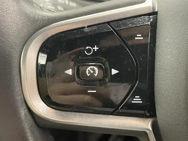 ボルボ Ｖ９０ 岡山県 2018(平30)年 3.9万km オスミウムグレーM ブラウンレザーシート/４WD/純正ナビ/AppleCarPlay/AndroidAuto/Bluetooth/３６０°カメラ/ロードサインインフォメーション/パワーバックドア/パークアシスト/BLIS/ACC/シートヒーター（D/N）/スマートキー/純正１８インチアルミホイール/ETC